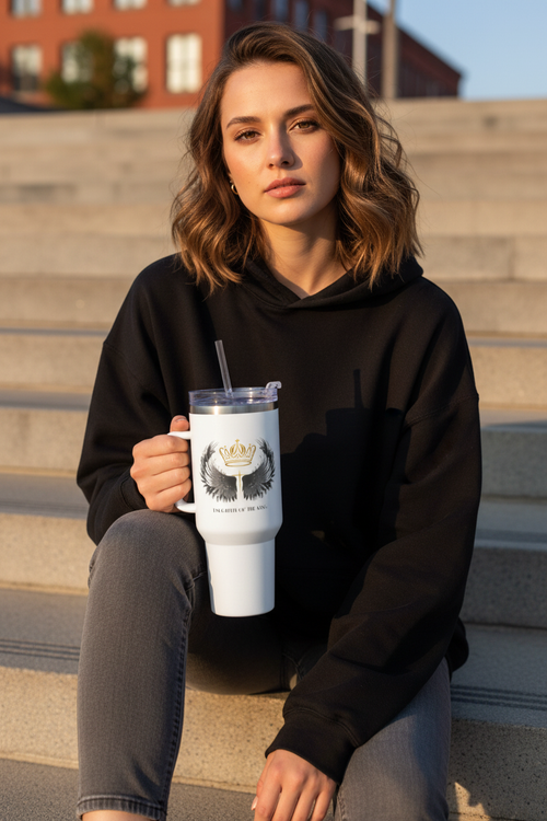 DAUGHTER OF THE KING Thermobecher Lifestyle Mockup