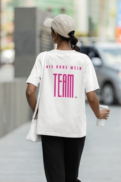 Ausgefallenes Oversized T-Shirt "NIE OHNE MEIN TEAM" - STYL-NOW