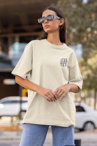 Ausgefallenes Oversized "STYL NOW" T-Shirt - STYL-NOW